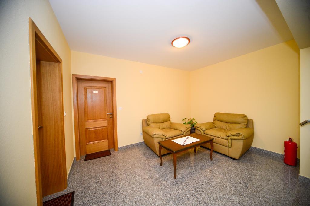 Apartments Dalmacija スタリグラード エクステリア 写真